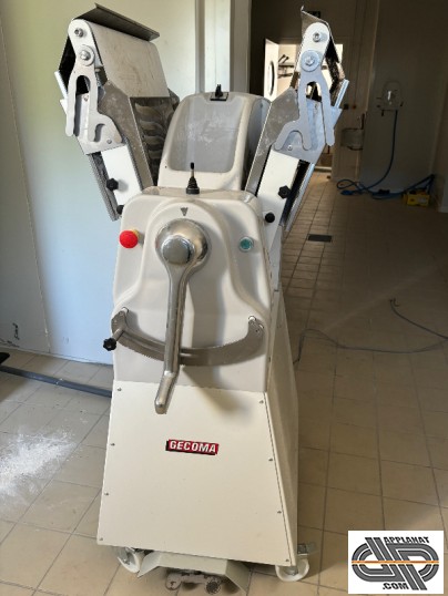 Laminoir à tapis redevables sur socle compact
