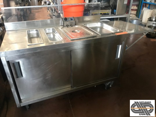 Meuble inox modifié en stand mobile pour la cuisson de fritures