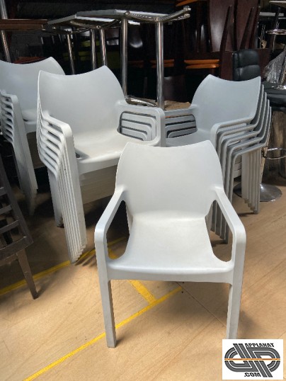 lot 20 fauteuils plastique gris robuste occasion bonne qualité 