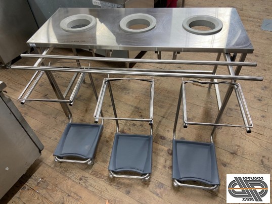 Table de tri inox avec chariots porte poubelles