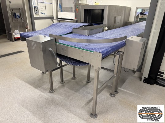 Système de convoyage industriel avec cabine de desinfection