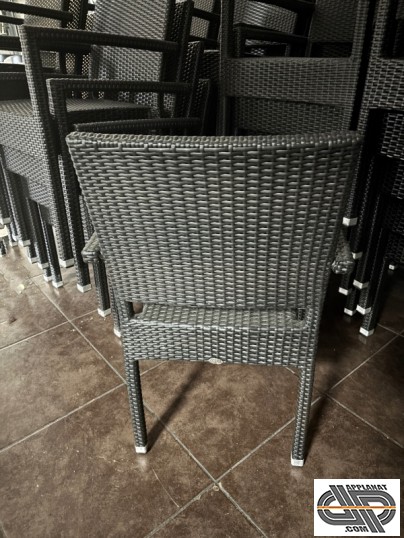 Chaises disponibles chez Applanat