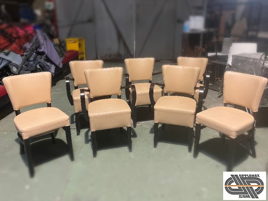 Petit lot de chaises de restaurant d'occasion simili cuir beige, assise et dossiers épais