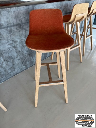 Tabouret de face