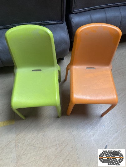 Chaises design en plastique oranges et vertes d'occasion