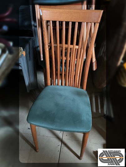 Chaise restaurant vintage occasion dossier barreaudé haut et assise couleur vert d'eau