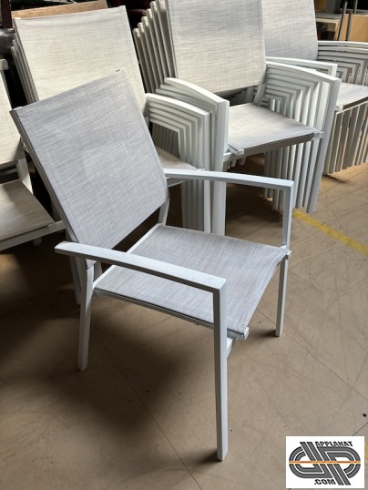lot chaises exterieur blanches alu et textilène
