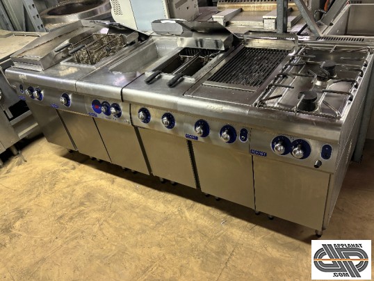 Ligne cuisson professionnelle pour cuisine de restaurant gamme ADVANCIA 900 Bonnet occasion 