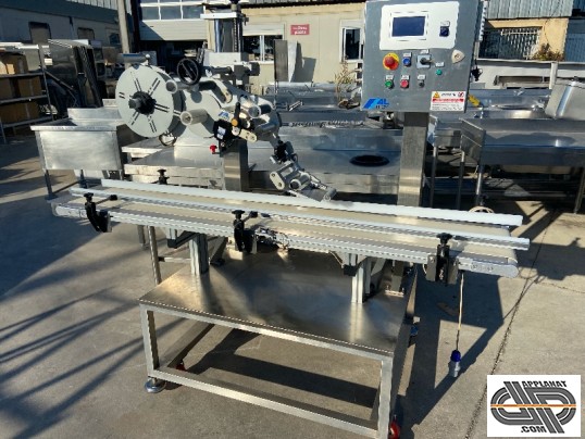 Etiqueteuse linéaire automatique industrielle - pose dessus - acier inox ALTECH – ALbelt