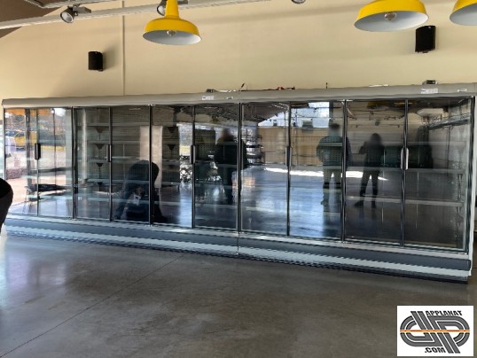 grande vitrine murale réfrigérée à 10 portes vitrée marque Epta Costan Bonnet névé d'occasion