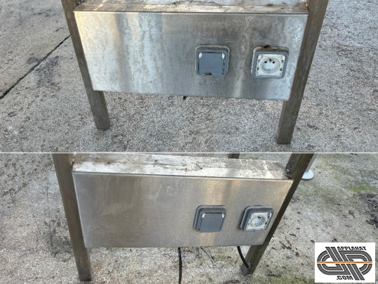meuble-inox-qualité-pro-avec-prises-de-courant