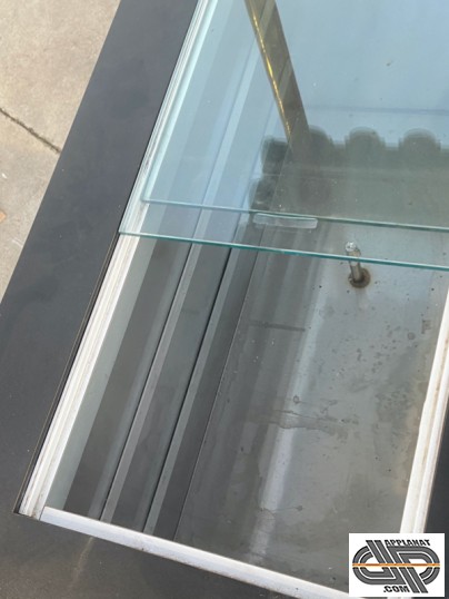bac de vitrine à glace avec couvercle en verre à glissières