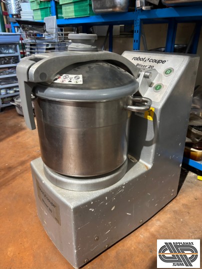Le compagnon idéal 2 en 1 : cutter et blender/mixer