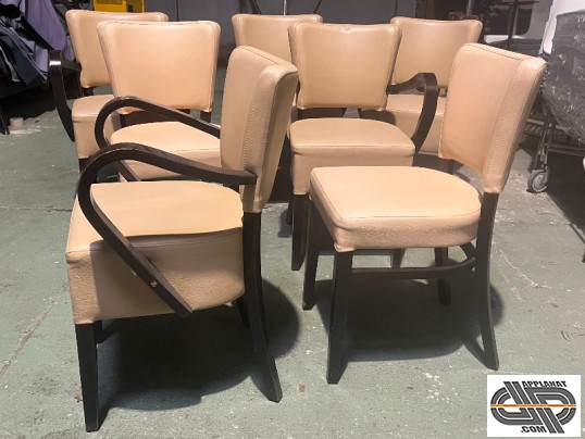 Mobilier CHR beige et bois marron foncé d'occasion