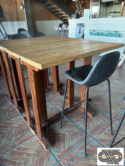 table haute rectangulaire rustique 