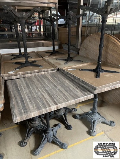 11 tables de terrasse de restaurant bistrot bar brasserie pieds fonte d'occasion avec plateau haute résistance imitation bois naturel gris