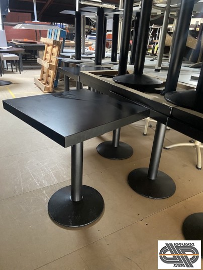 Lot de tables noires pied fonte occasion