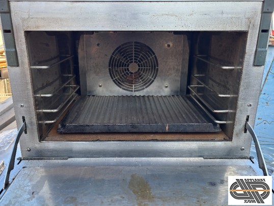 Four-Professionnel-spécial-cuissons-rapides-Unox-occasion