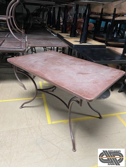 table fer forgé rectangulaire  120 x 80 cm d'occasion vue de dessus