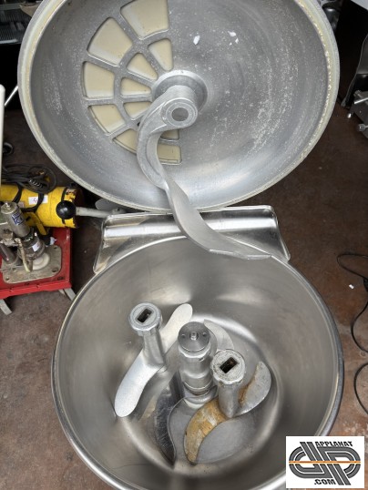cuve de cutter stephan 40 litres en inox et avec 3 outils