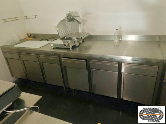 Meuble bas inox 304 occasion longueur 3m00 avec 6 tiroirs et 6 portes de placard