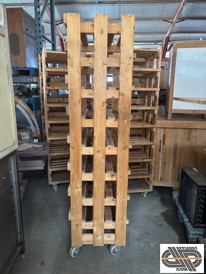 Etagère boisn naturel d'occasion 50 cm de profondeur.