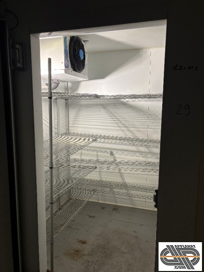 intérieur d'une chambre froide négative d'occasion avec evaporateur FRIGA BOHN