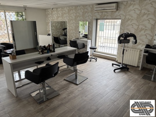 mobilier de salon de coiffure à vendre