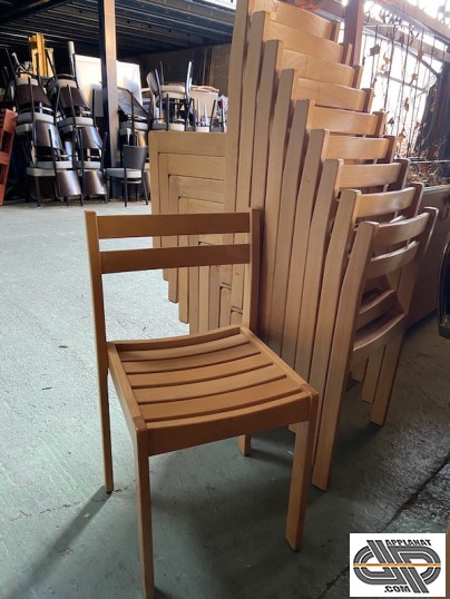 lot de 10 chaises en bois simple et pas chères