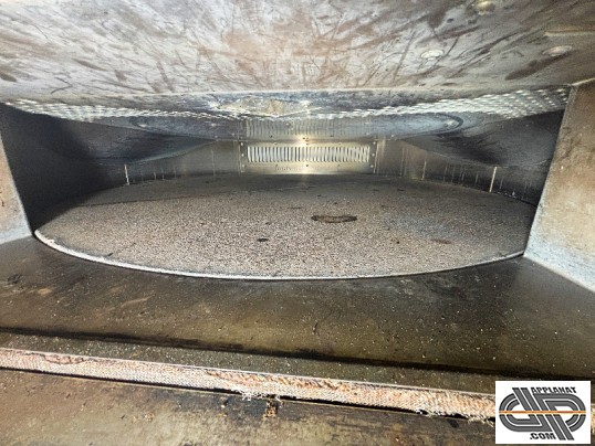 intérieur de chambre de cuisson avec la sole rotative d'un four à pizza Morello Forni d'occasion
