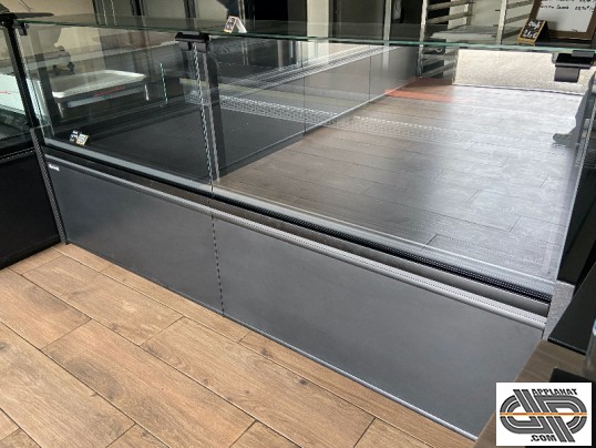 Comptoir vitrine 2m50 d'occasion marque Frigomeccanica