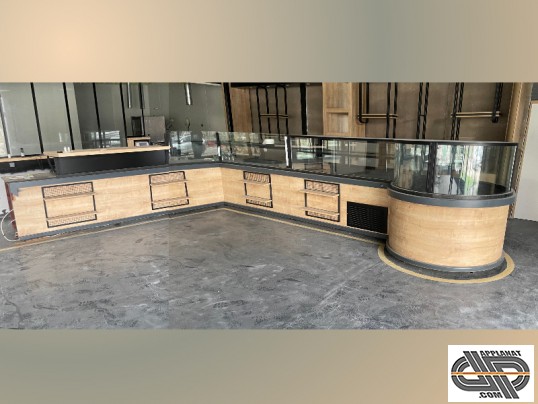 Comptoir banque vitrine boulangerie pâtisserie d'occasion style rustique chic bois naturel et noir