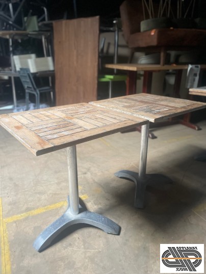 Coupe de tables à rénover