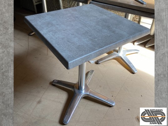 Table SM France Werzalit et pied chrome occasion