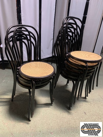 Destockage-chaises-bistrot-chr-style-thonet