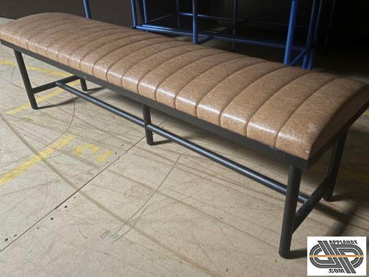 Mobilier CHR d'occasion style indus néo rétro vintage , pour ambiance lounge