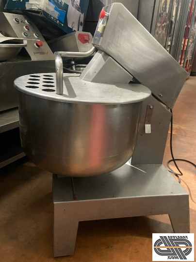 pétrin mélangeur inox DADAUX PMX 60 d'occasion.