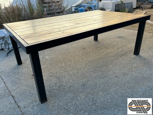 Table-intérieur/extérieur-Acier-brut-Bois-massif-occasion