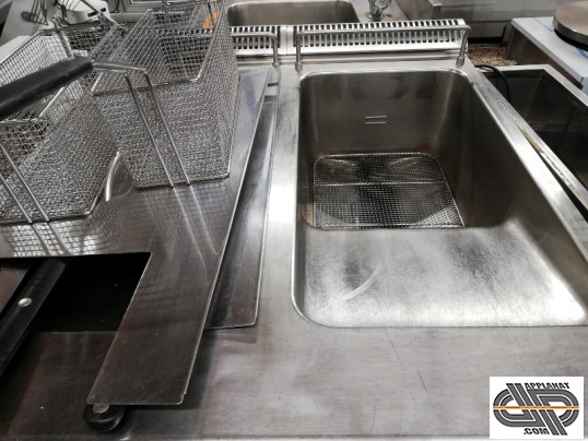 Cuve 25 litres de friteuse professionnelle electrique avec grille de fond et zone de de foisonnement occasion pro Electrolux