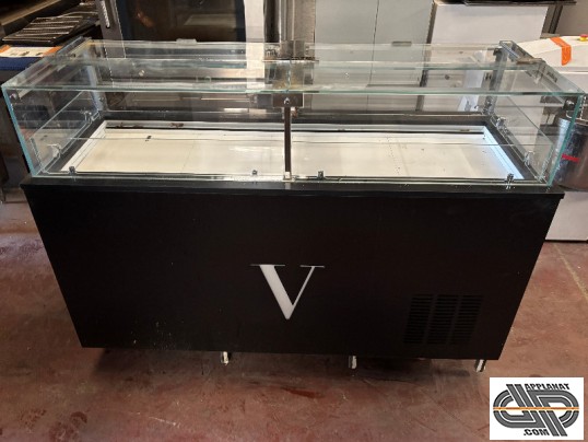 Vitrine froid ventilé d'occasion avec vitrage droit