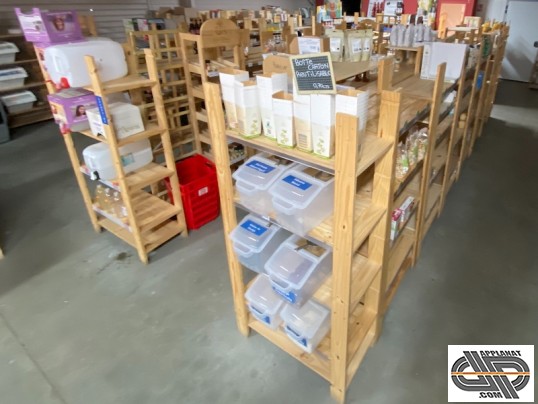 rayonnage bois de magasin bio d'occasion
