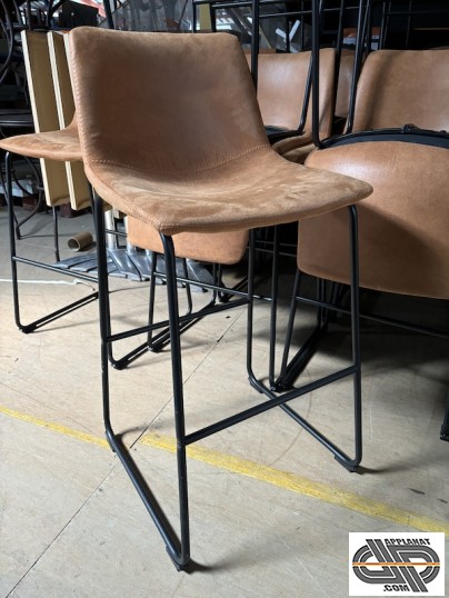 Tabouret haut simil cuir marron d'occasion et pied fer