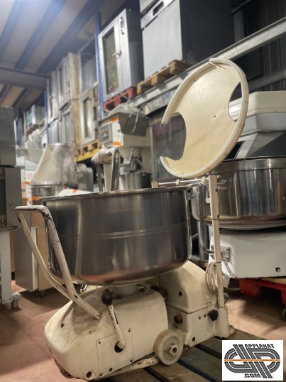 Machine à pétrir
