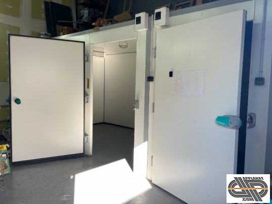 Chambre froide positive d'occasion, configuration à deux compartiments
