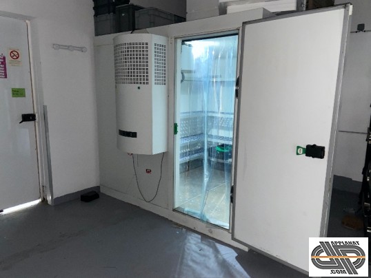 Chambre froide négative 8,6m3 occasion marque Mercatus Linea 4 distribuée par Metro 