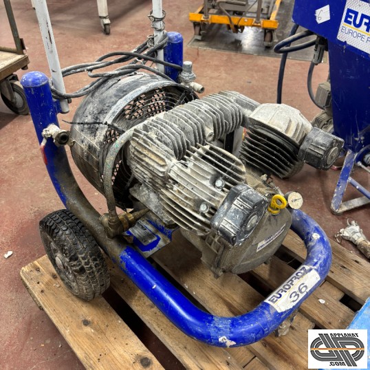 Compresseur monophasé Europro E36 d'occasion pour machine a projeter les enduits