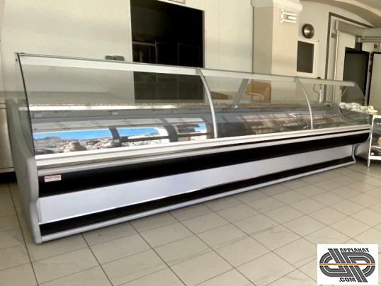 Vitrine réfrigérée froid ventilé 3m50 d'occasion marque : ZOIN , gamme : NEPAL , modèle : BANCO NEPAL Y 350 VENTILATO