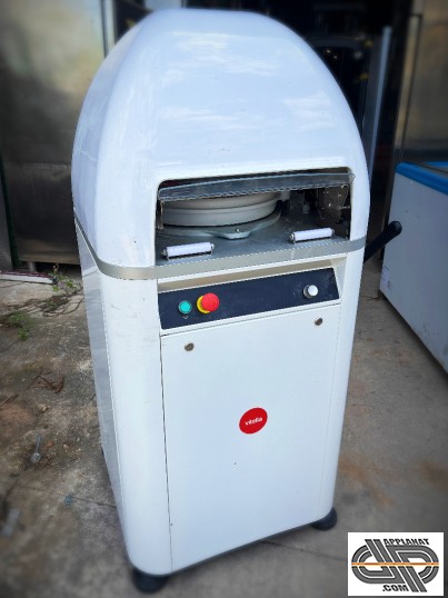 Diviseuse bouleuse semi automatique d'occasion marque Vitella ( par Waico , Italie) , modèle SPA SA 11 fabriqué en 2023