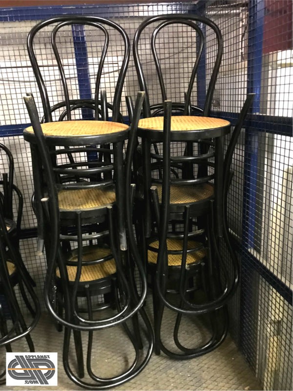 Lot 22 chaises bistrot noires occasion - VENDU