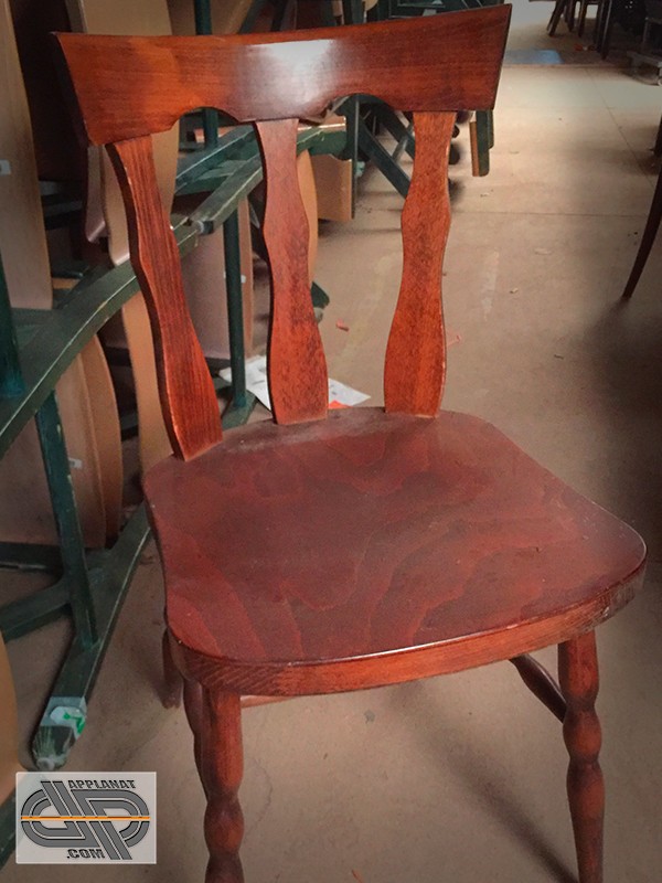 Lot de 23 chaises rustiques en bois occasion  VENDU